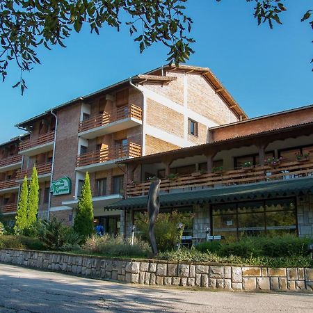 Hotel Tourist Center Momina Krepost Veliko Tărnovo Esterno foto