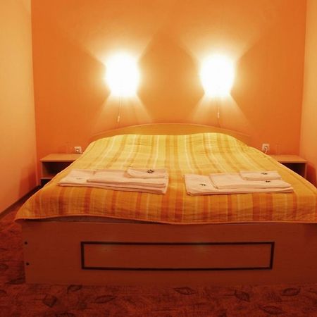 Hotel Tourist Center Momina Krepost Veliko Tărnovo Esterno foto