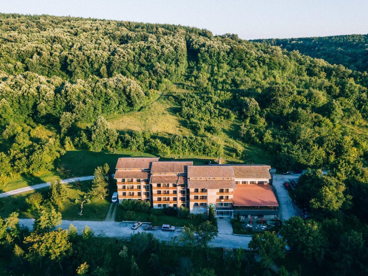 Hotel Tourist Center Momina Krepost Veliko Tărnovo Esterno foto